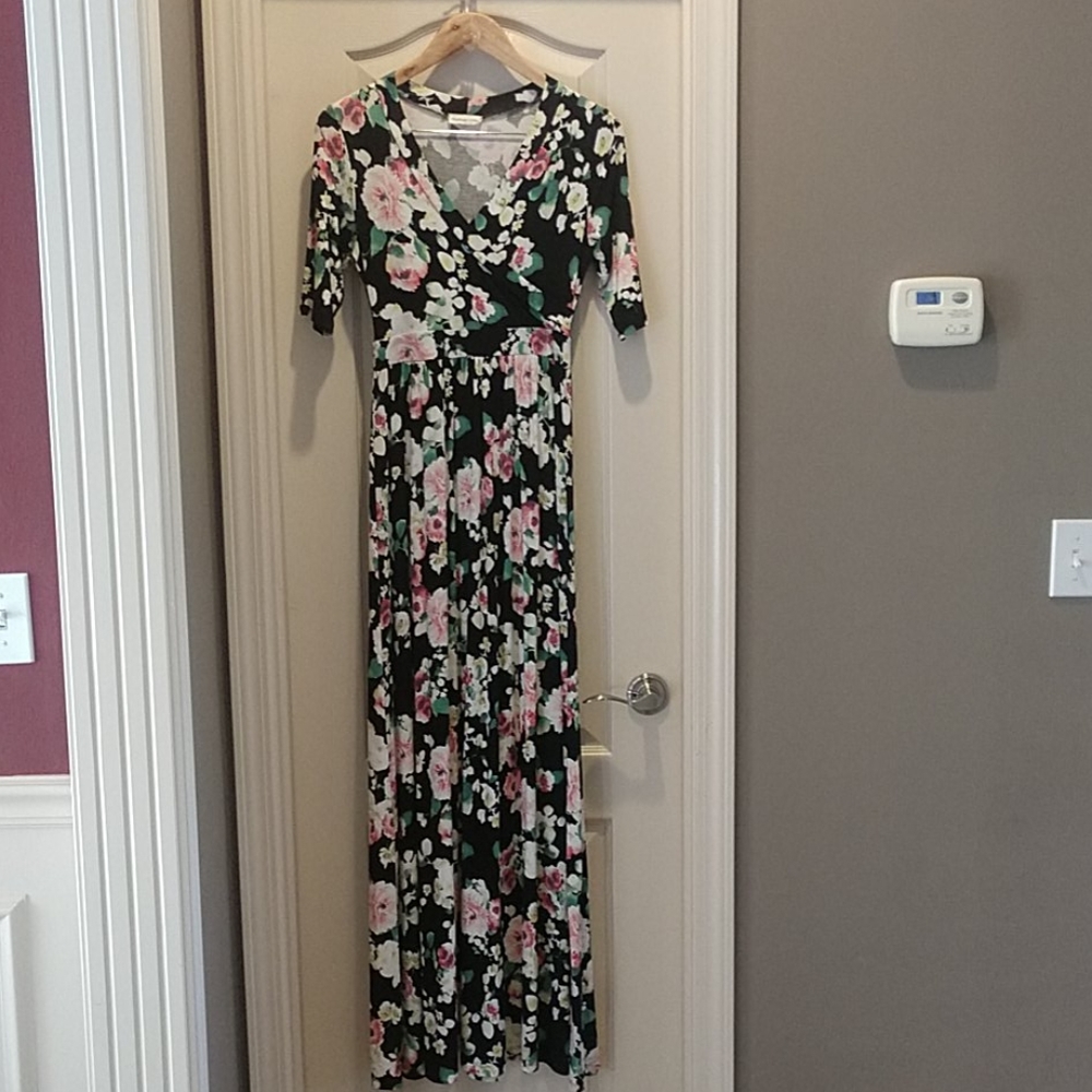 Maxi Dress size small boutique brand perfect condi